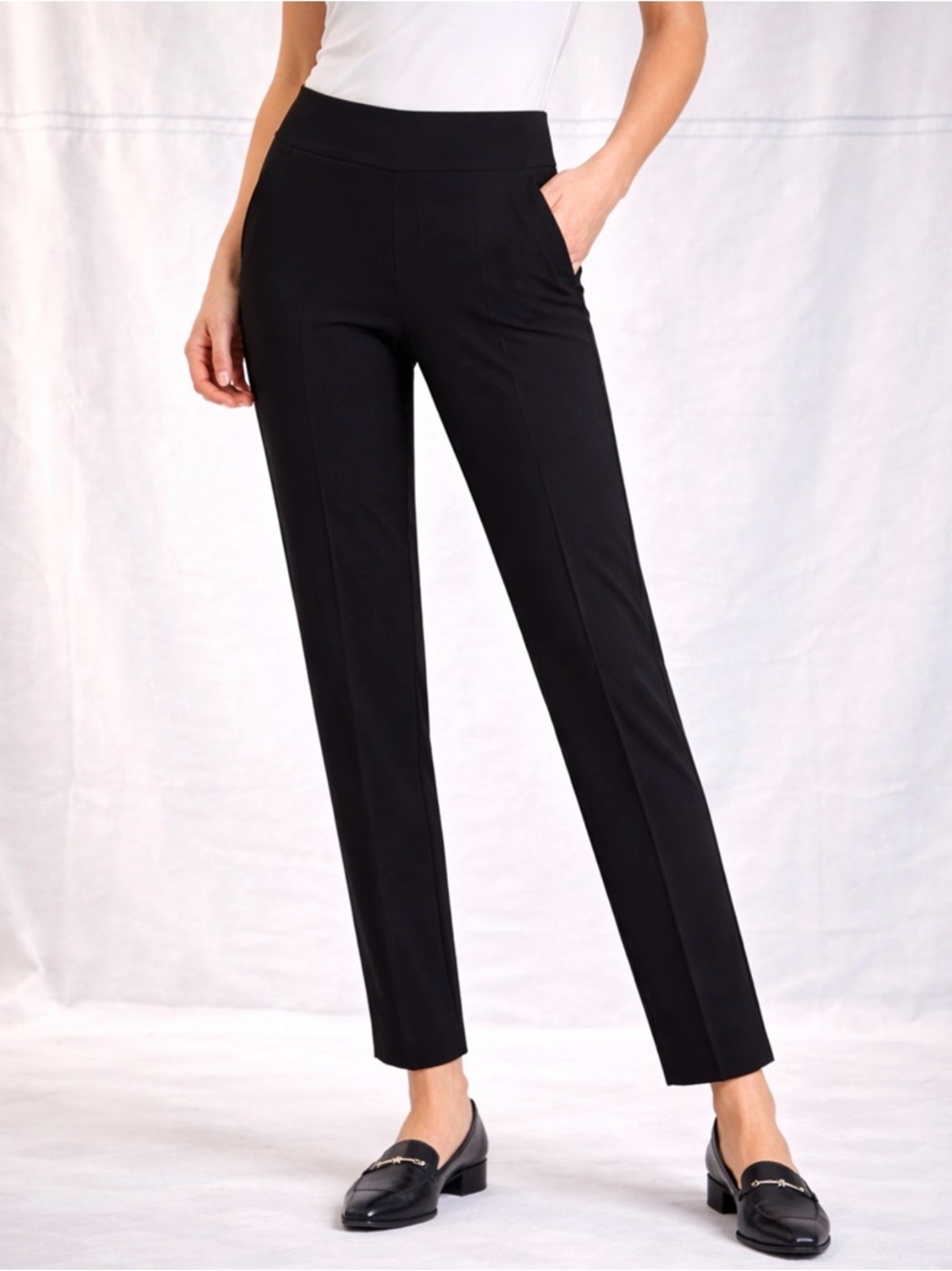 Athleta women’s Black High-Rise Tapered Pants Size 2 Zipper Pockets(A549)
